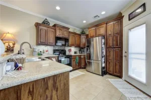 11307 NW 121st Pl 08 kitchen