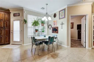 11307 NW 121st Pl 11 dining