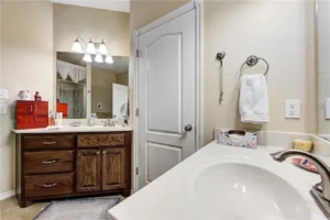 11307 NW 121st Pl 16 bathroom