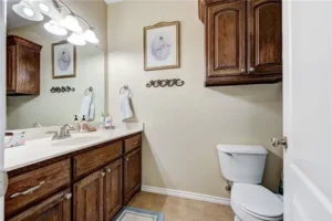 11307 NW 121st Pl 19 bathroom