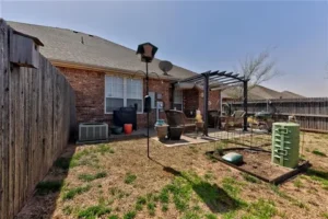 11307 NW 121st Pl 43 backyard