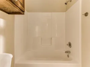 11309 NW 121st Pl 10 bathroom