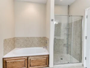 11309 NW 121st Pl 17 bathroom