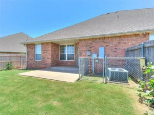 11309 NW 121st Pl 19 backyard